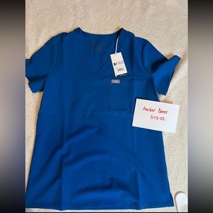 Figs XS scrub top nwt